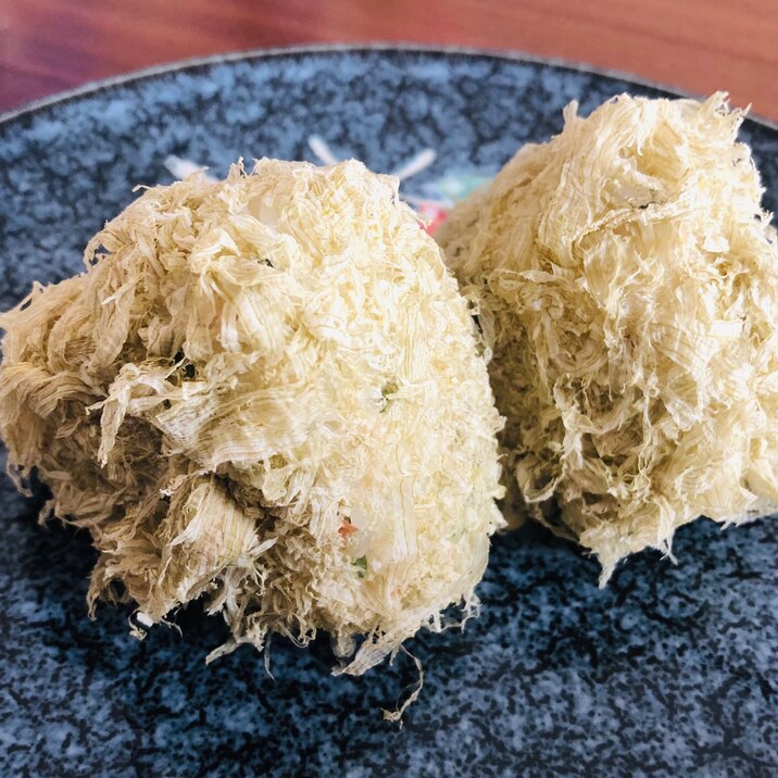 梅しそとろろ昆布おにぎり レシピ 作り方 By Noa 1021 楽天レシピ 梅しそとろろ昆布おにぎり レシピ 作り方 By Noa 1021 楽天レシピ